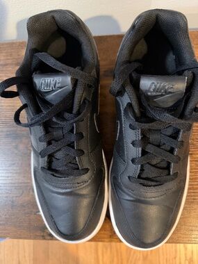 Women’s 9.5 Nike Ebernon Low Black Low-Top Sneakers with White Midsole